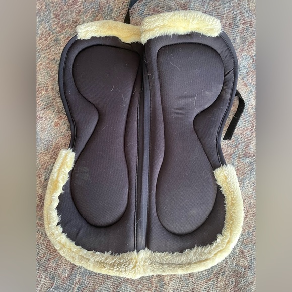 Barely used Kavallerie half pad. - Picture 2 of 4